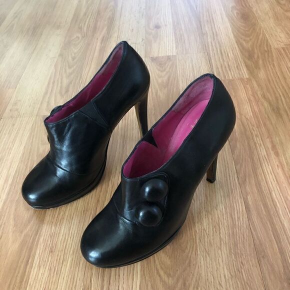 Moschino Vero Cuoio Black Leather Stilleto Two Button - Picture 3 of 10